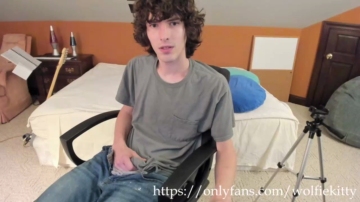 Wolfiekitty  18-11-2021 video play dildo